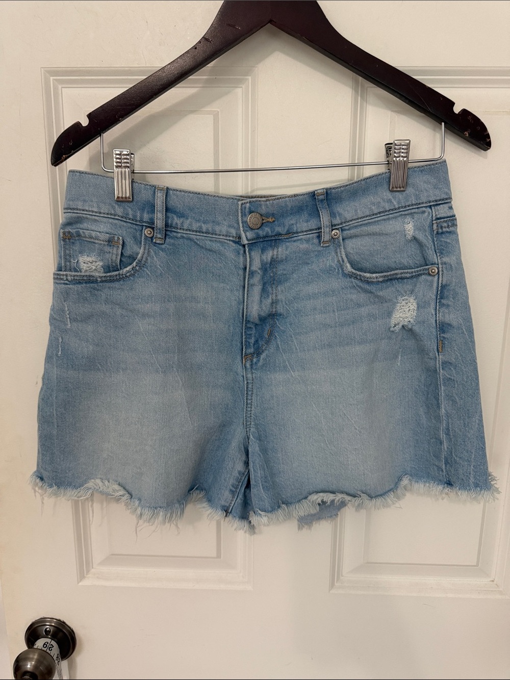 LOFT Light Blue Distressed Denim Cutoff Shorts size 6/28